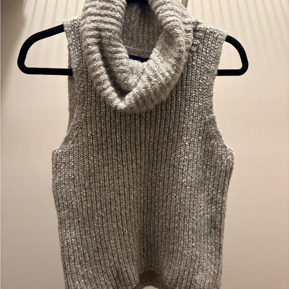 Aeropostale Chunky Ribbed Sleeveless Turtleneck Sweater Vest - Picture 2 of 7